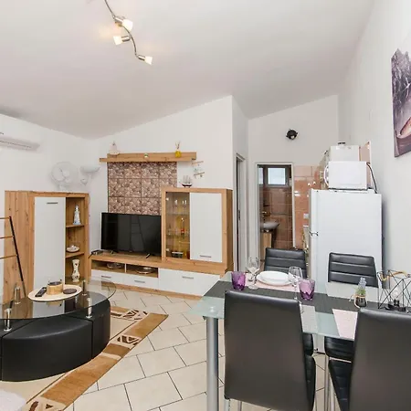 Apartman Didovi Dvori Ražanac