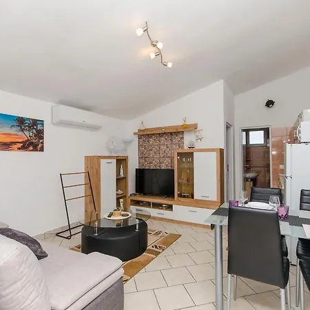 Apartman Didovi Dvori Ražanac