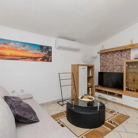Didovi Dvori Apartamento Ražanac