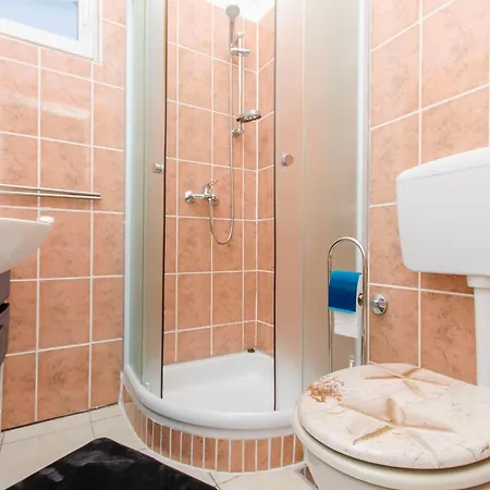 Didovi Dvori Apartman *